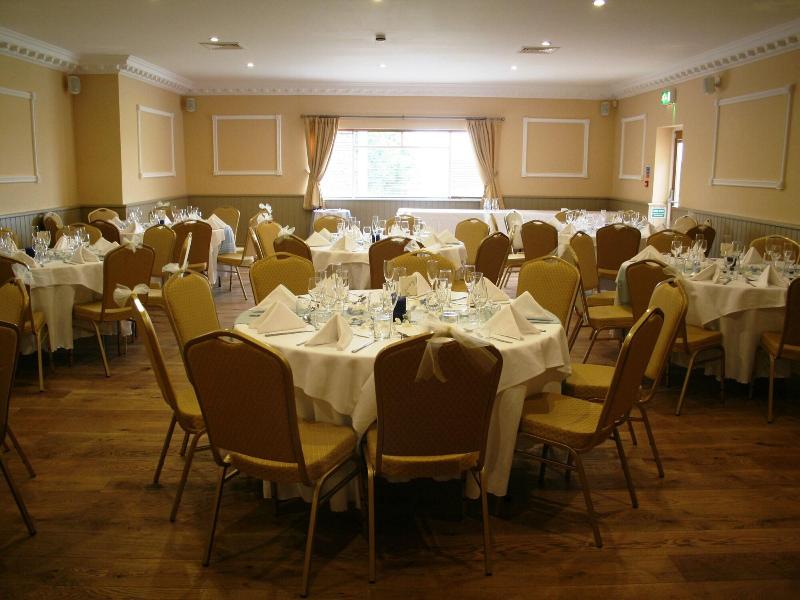 The Corbet Arms - Toplantı