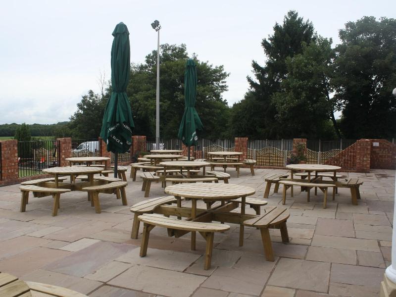 The Corbet Arms - Genel