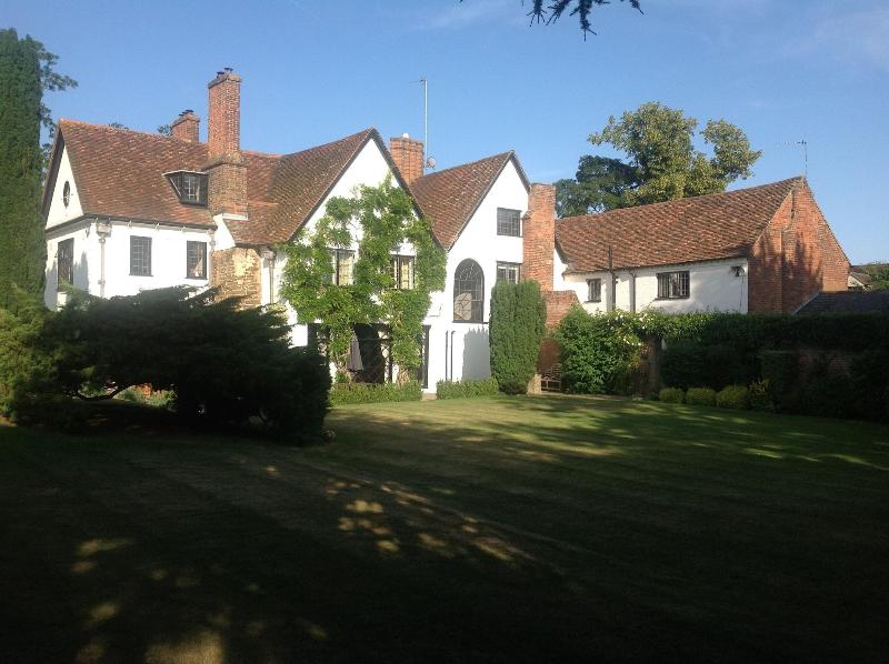 Harlington Manor - Genel