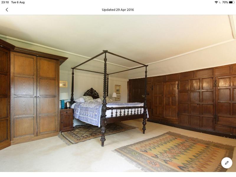 Harlington Manor - Oda