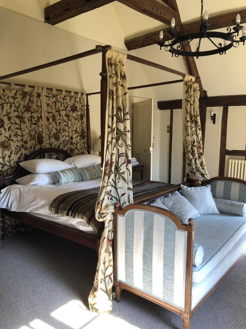 Harlington Manor - Oda