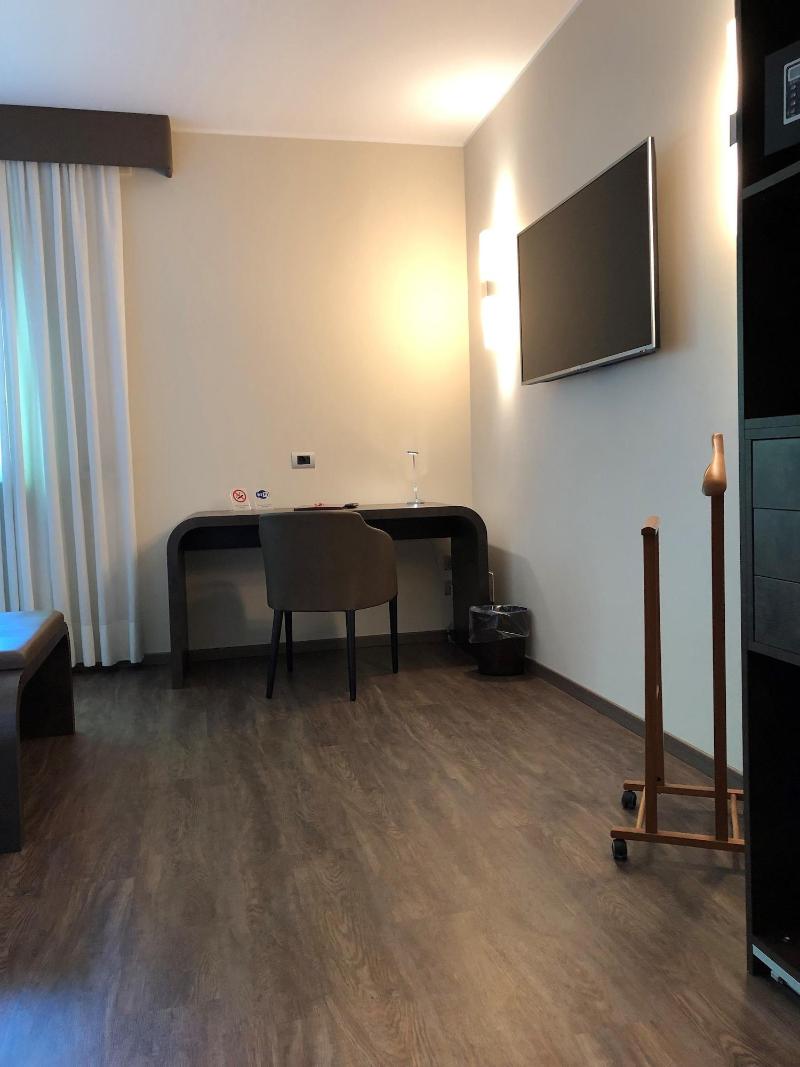 Parco Sassi Hotel - Oda