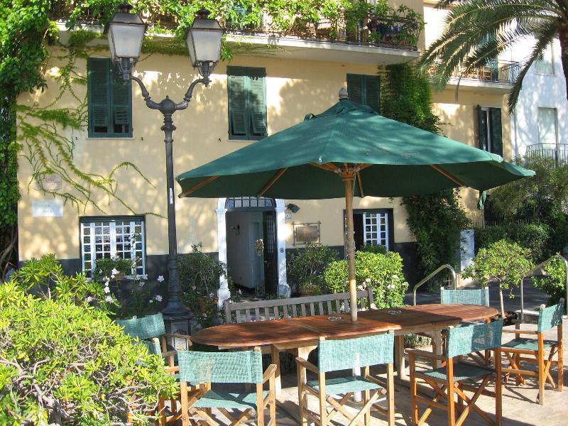 Hotel Beau Rivage - Genel