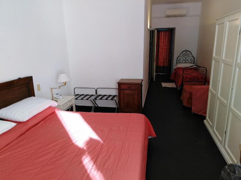 Hotel Beau Rivage - Oda