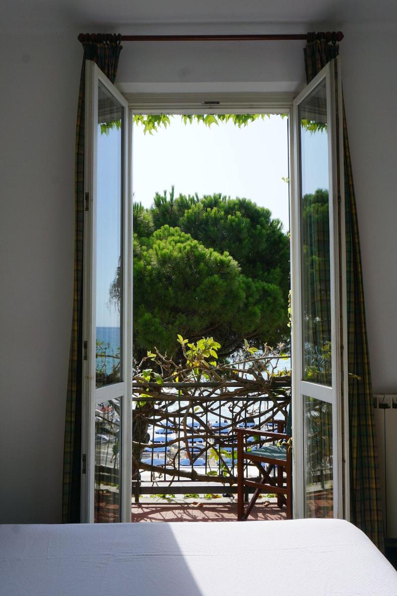 Hotel Beau Rivage - Oda