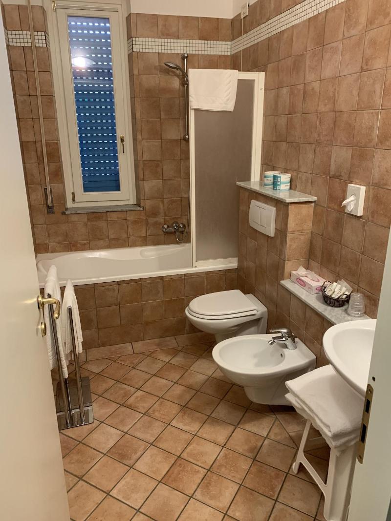 Hotel Beau Rivage - Oda
