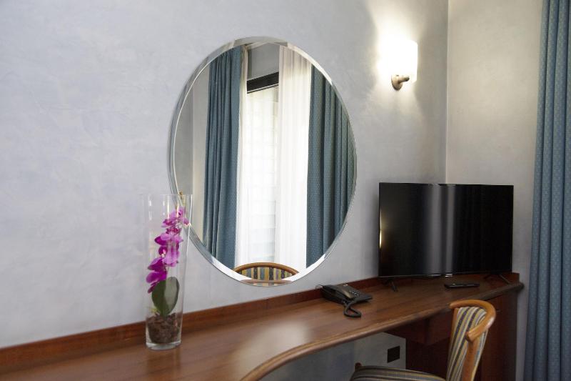 iH Hotels Milano Blu Visconti - Lobi