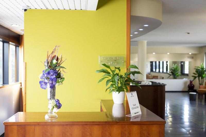 iH Hotels Milano Blu Visconti - Lobi