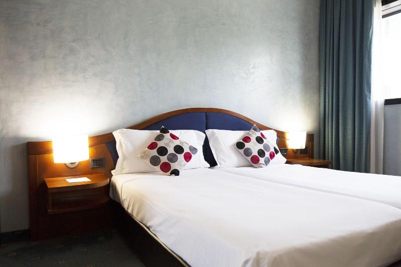 iH Hotels Milano Blu Visconti - Oda