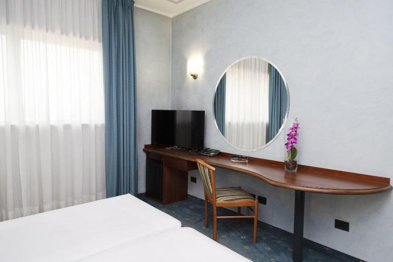 iH Hotels Milano Blu Visconti - Oda