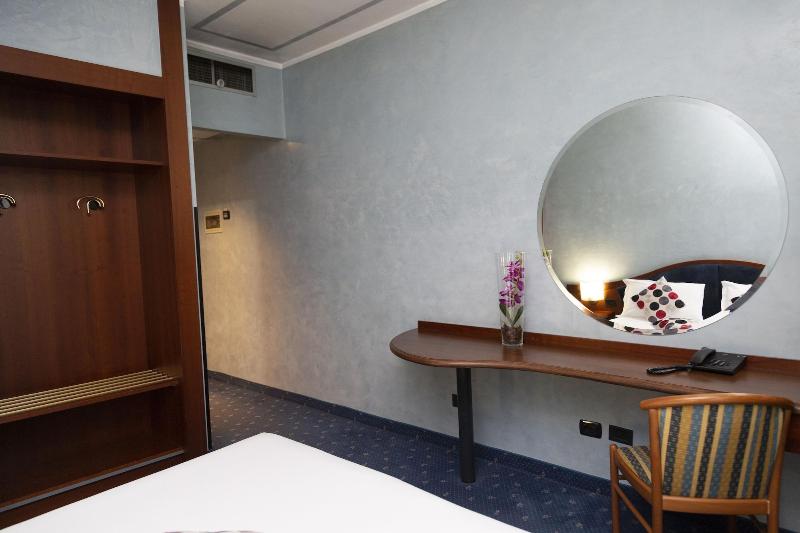 iH Hotels Milano Blu Visconti - Oda