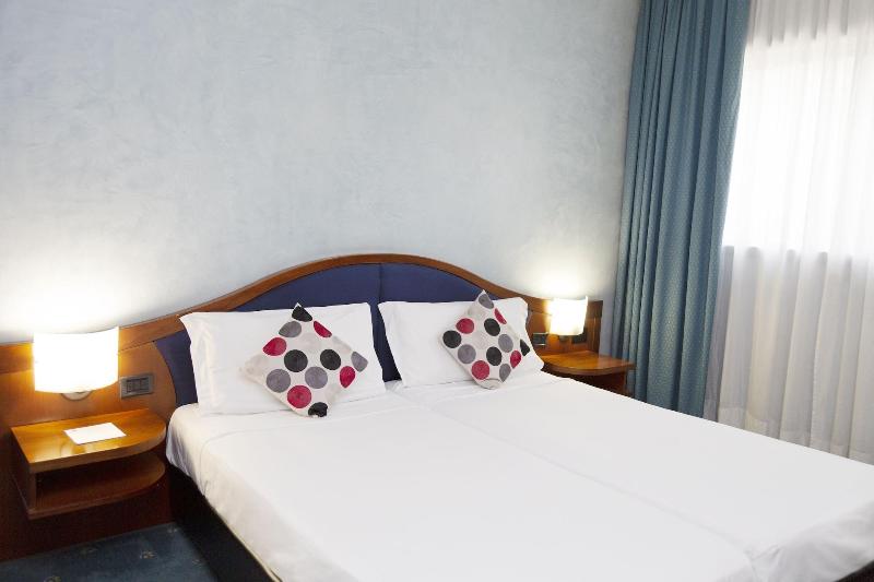 iH Hotels Milano Blu Visconti - Oda