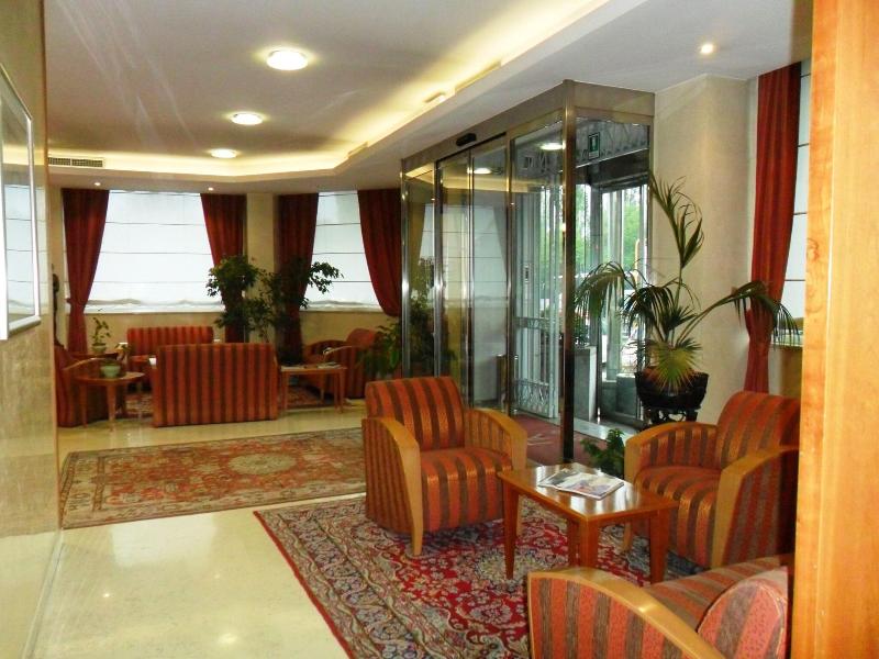 Hotel Riviera - Lobi