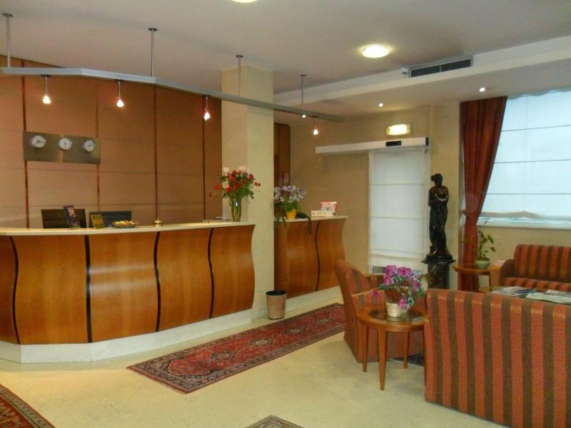 Hotel Riviera - Lobi
