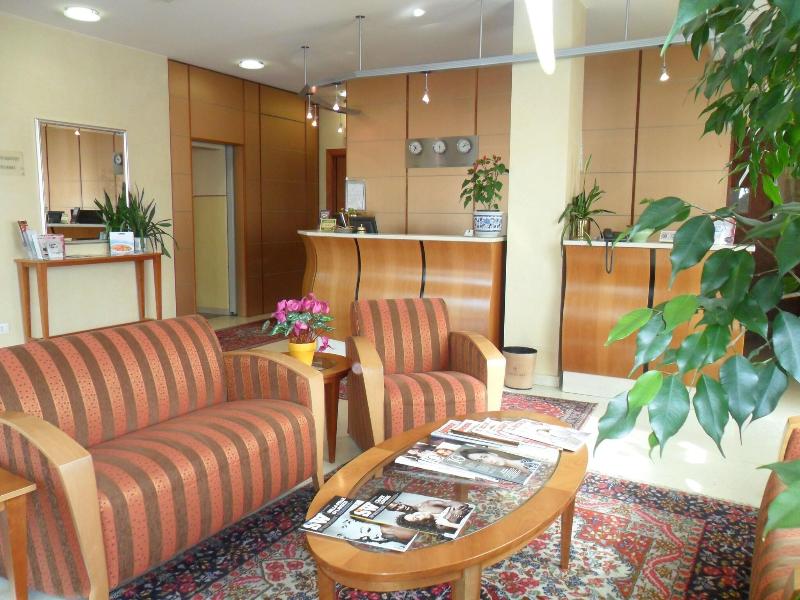 Hotel Riviera - Lobi