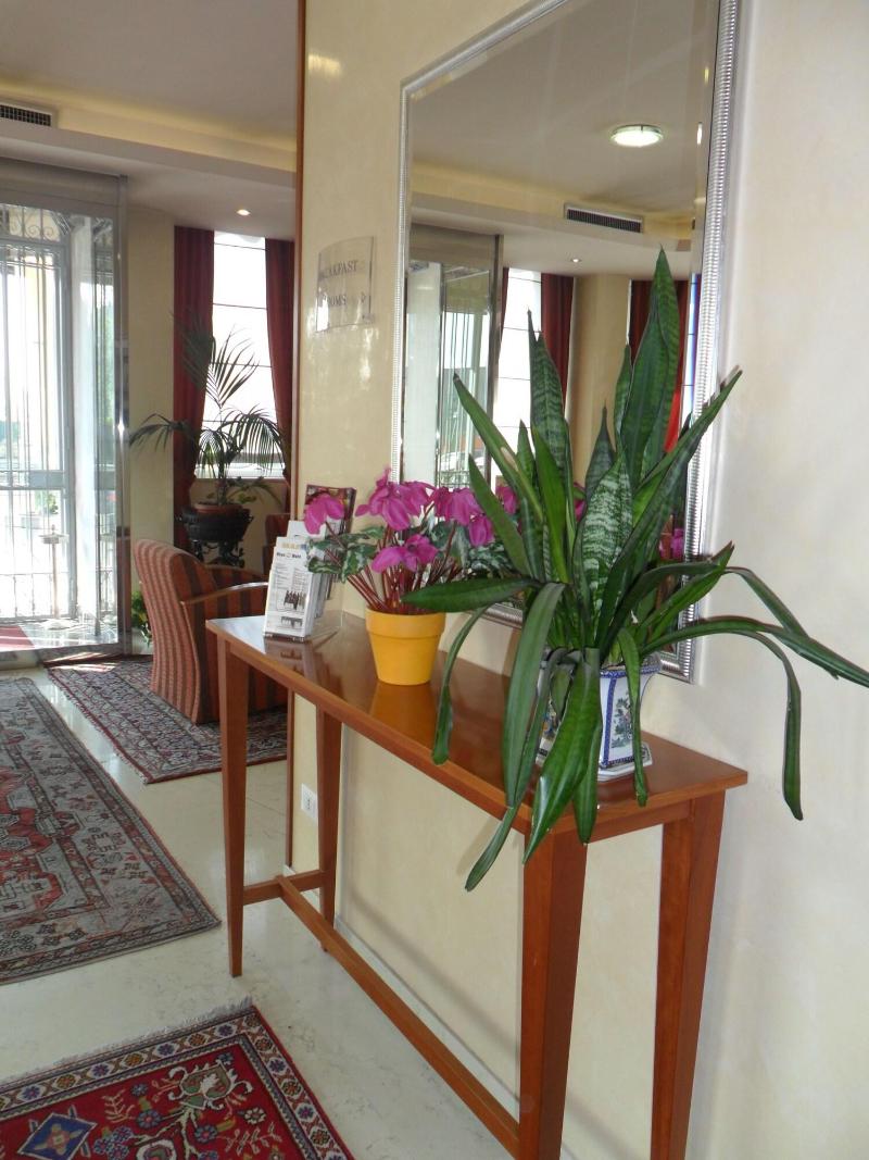 Hotel Riviera - Lobi