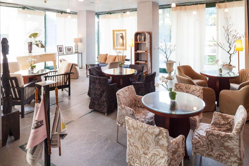 Cosmo Residence - Bar