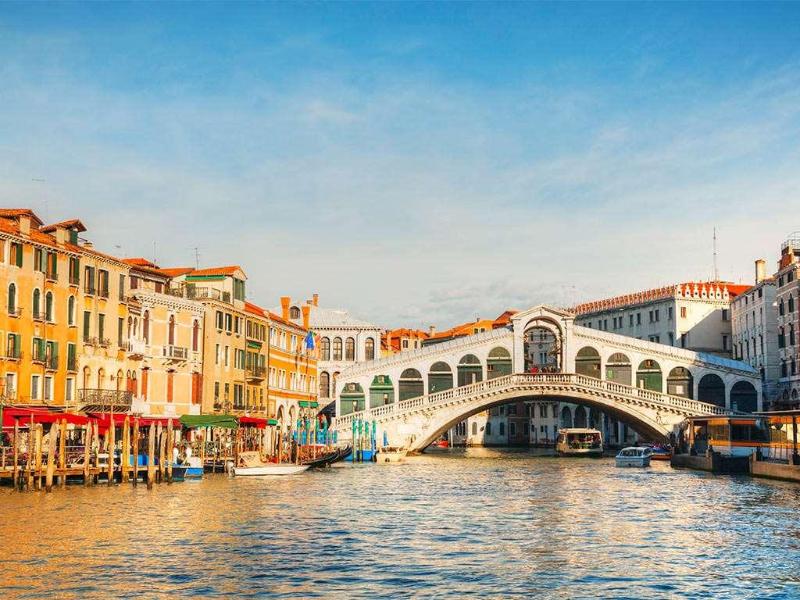 Palazzo Veneziano - Genel