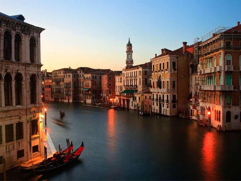 Palazzo Veneziano - Genel