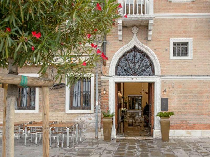 Palazzo Veneziano - Genel