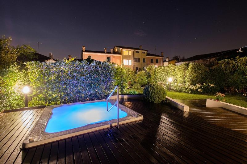 Wine Hotel San Giacomo Activity & Wellness - Havuz