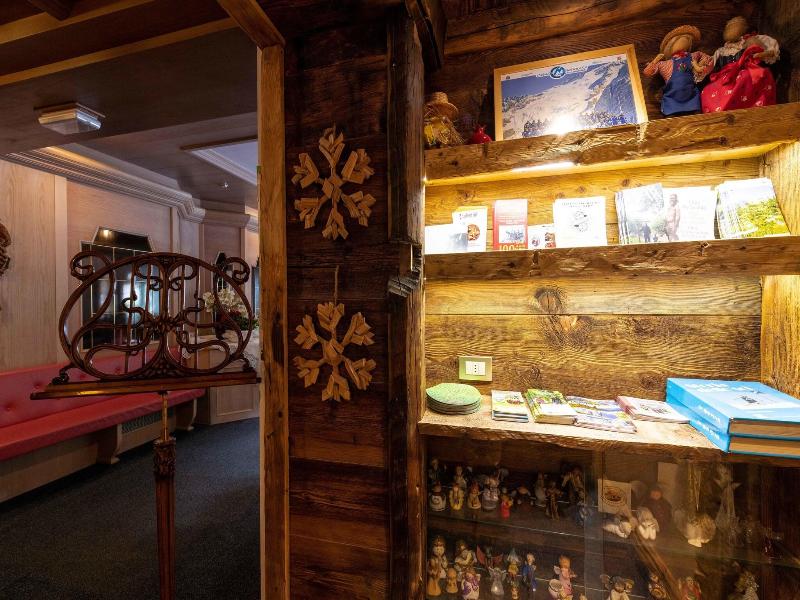 Hotel Alpe - Lobi