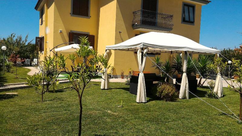 Villa Rosa - Genel