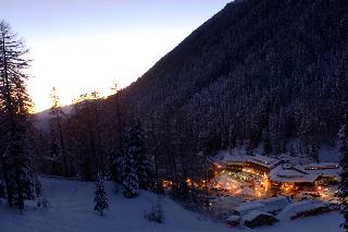 Sport Hotel Pampeago otel fotoğrafı