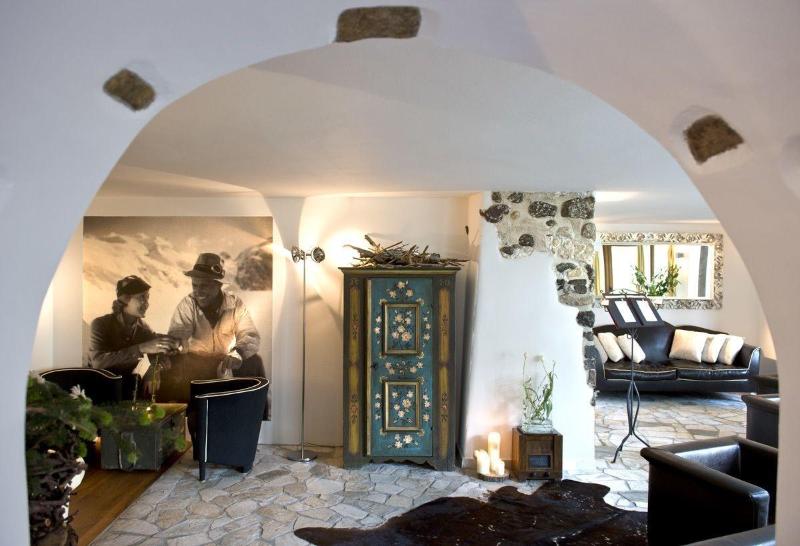Boutique Hotel Zum Rosenbaum - Lobi