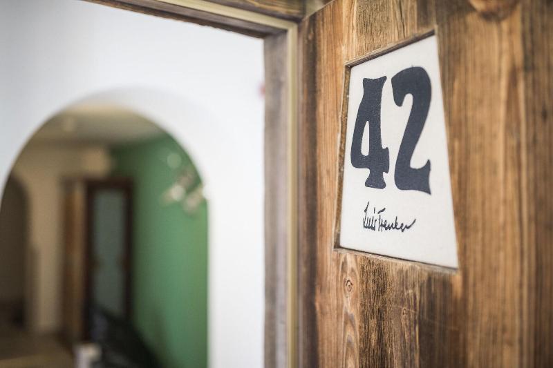 Boutique Hotel Zum Rosenbaum - Lobi