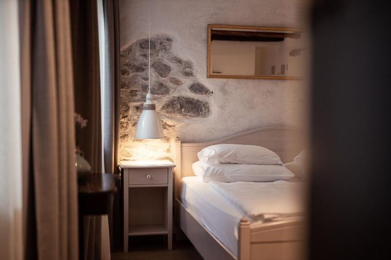 Boutique Hotel Zum Rosenbaum - Oda