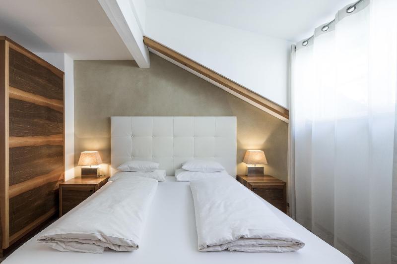 Boutique Hotel Zum Rosenbaum - Oda
