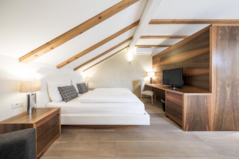 Boutique Hotel Zum Rosenbaum - Oda