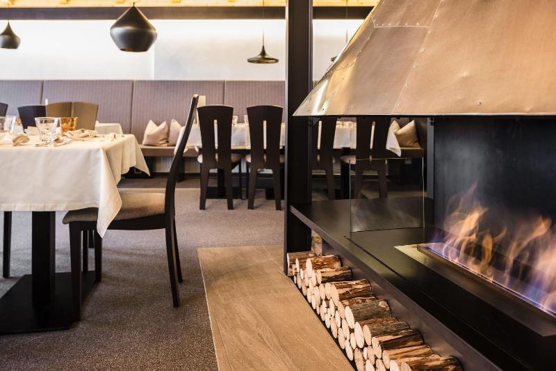 Art Hotel Anterleghes - Restoran