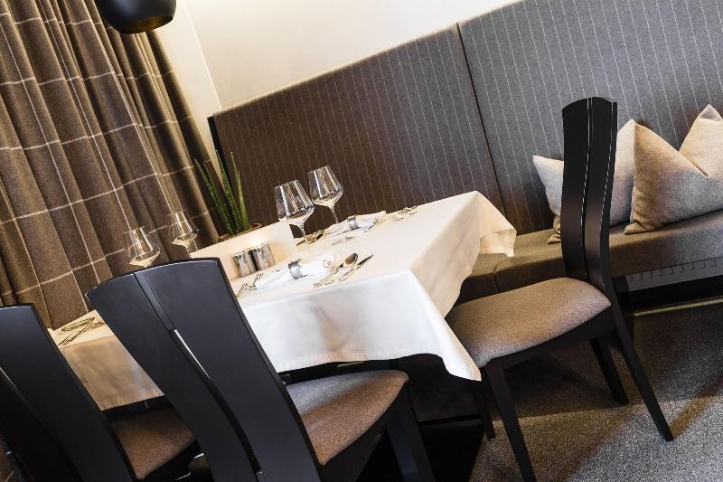 Art Hotel Anterleghes - Restoran