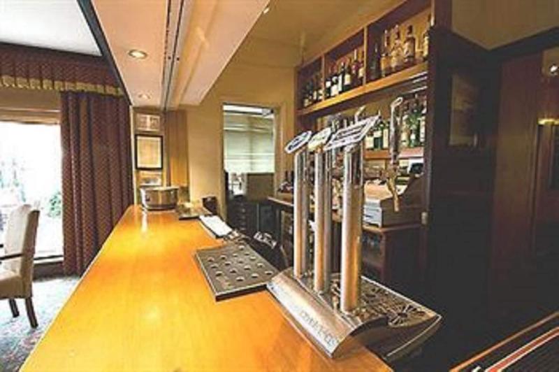 Warren Lodge Hotel - Bar