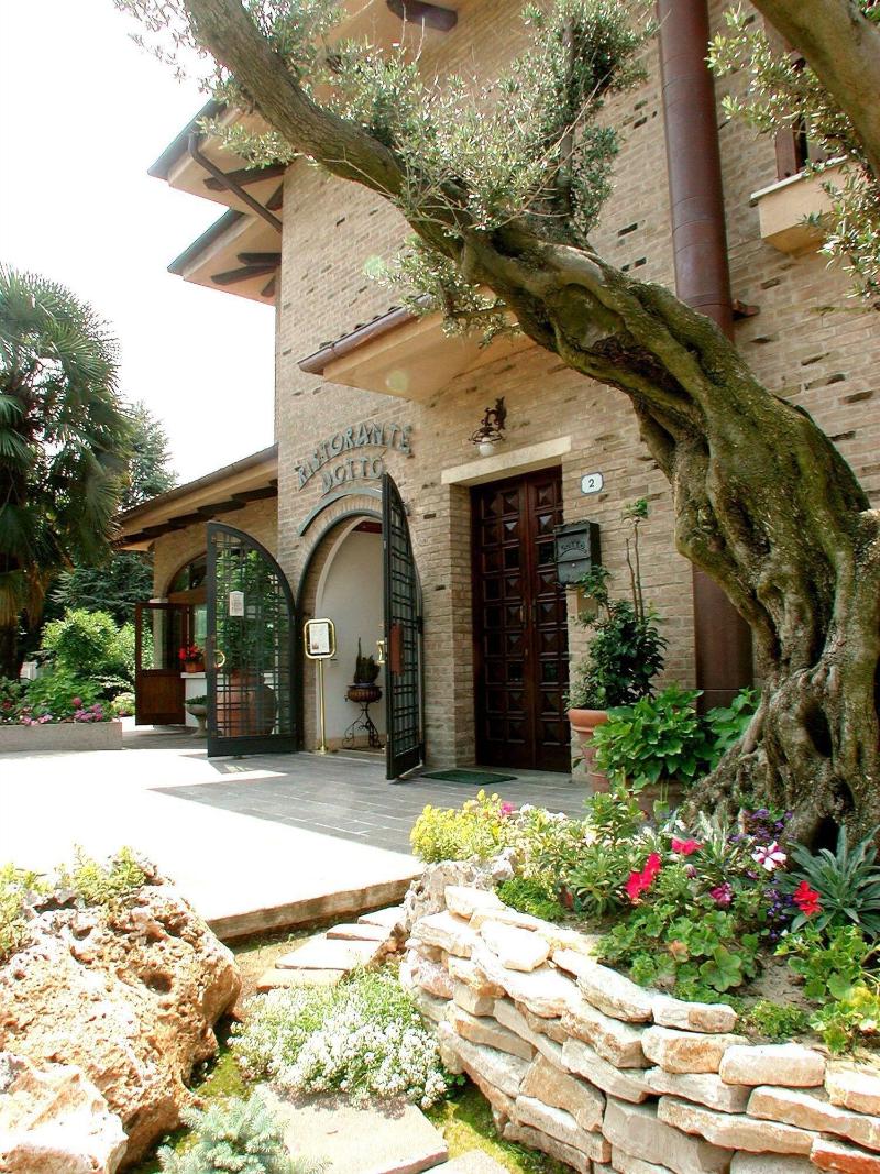 Hotel Sagittario - Genel