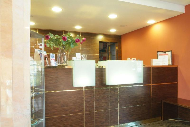 Hotel Maxim - Lobi