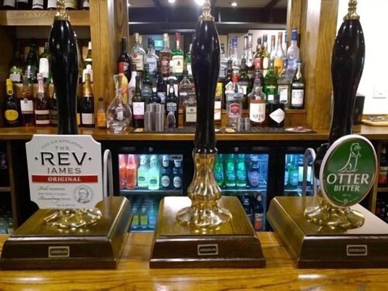 The Helyar Arms - Bar