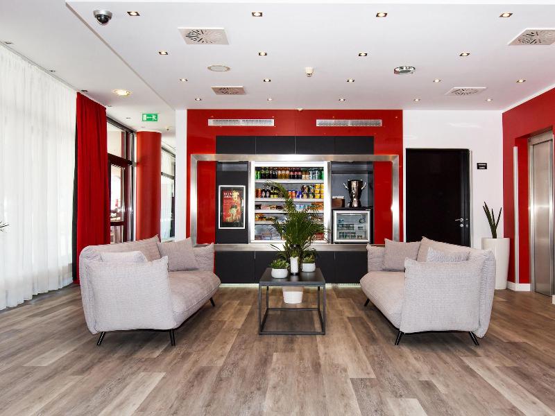 DORMERO Hotel Zürich Airport - Lobi
