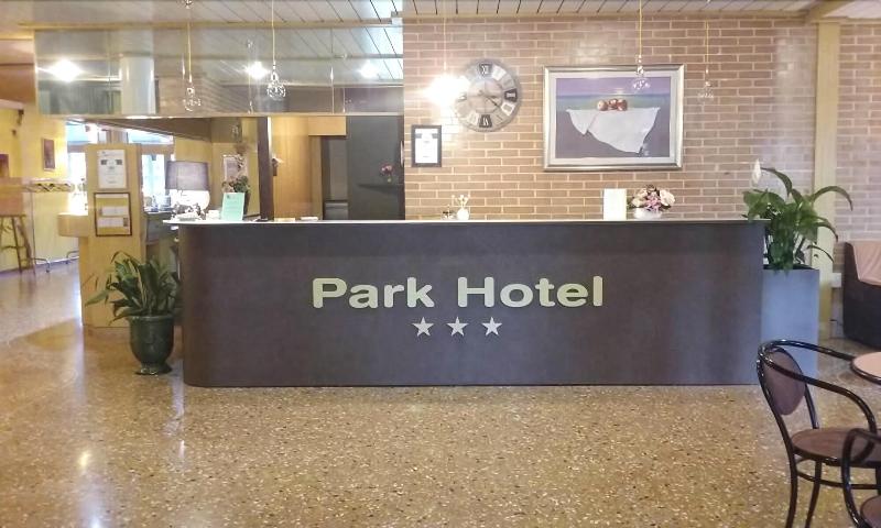 Park Hotel - Lobi