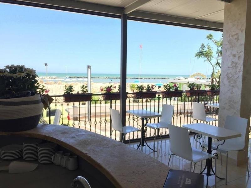 Hotel Morri - Teras
