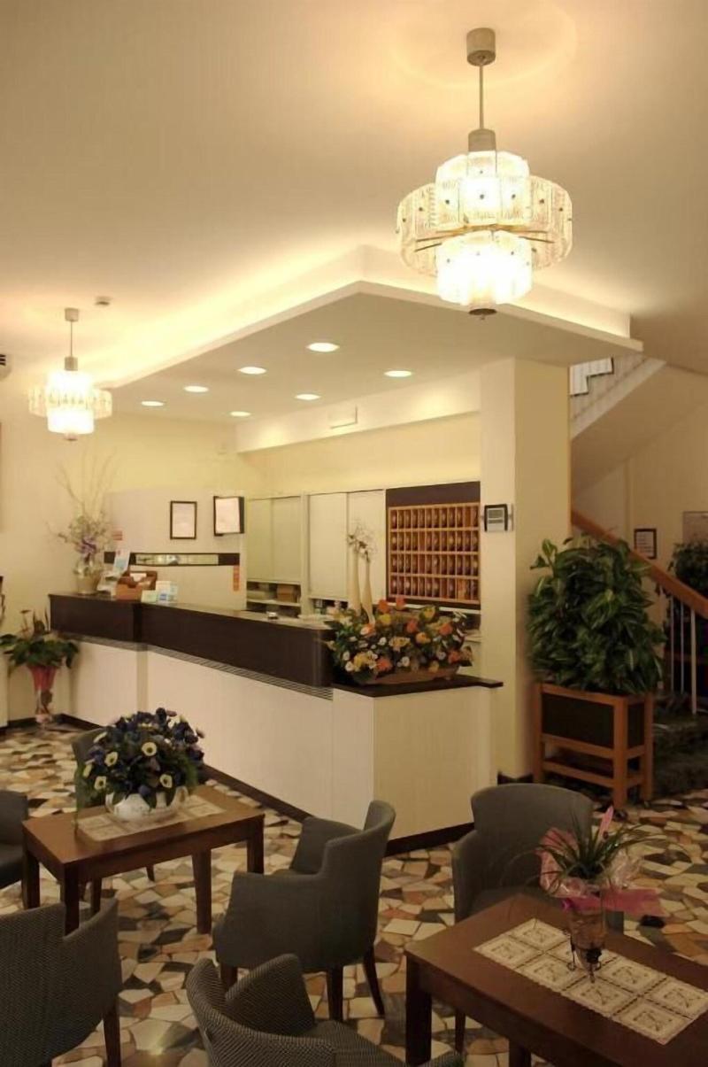 Hotel Haway - Lobi