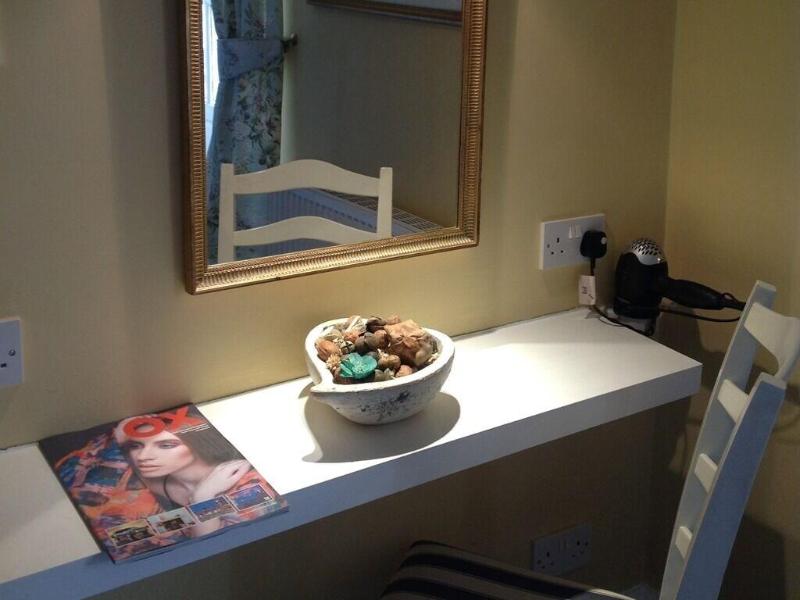 The Punch Bowl - Oda