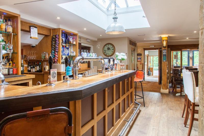 The Wychwood Inn - Bar