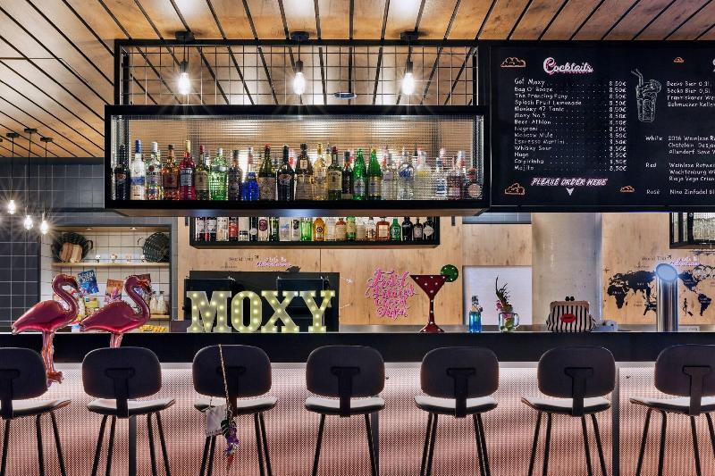 Moxy Frankfurt Airport Kelsterbach - Bar