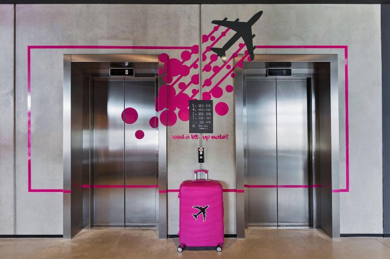 Moxy Frankfurt Airport Kelsterbach - Lobi