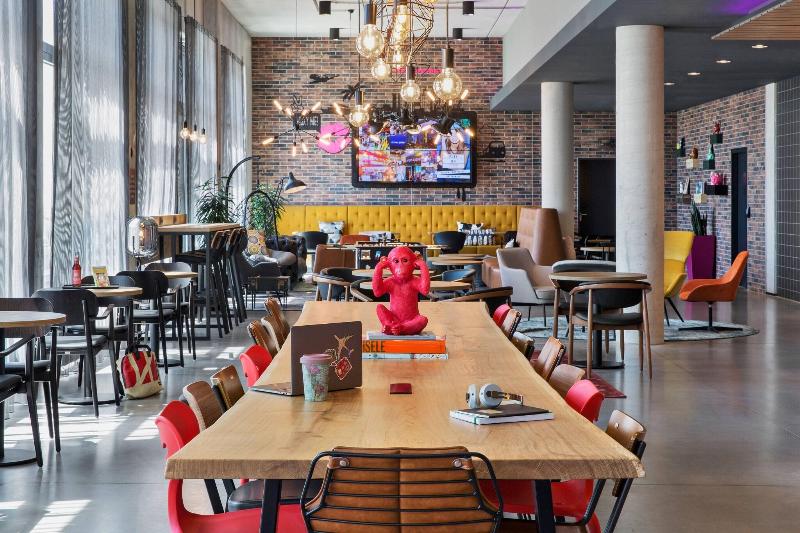 Moxy Frankfurt Airport Kelsterbach - Lobi