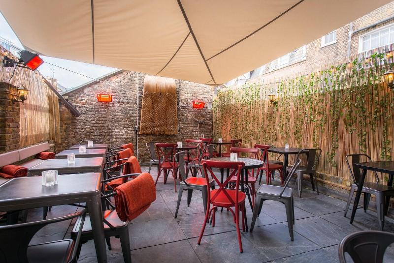 The Grafton Arms Pub & Rooms - Teras