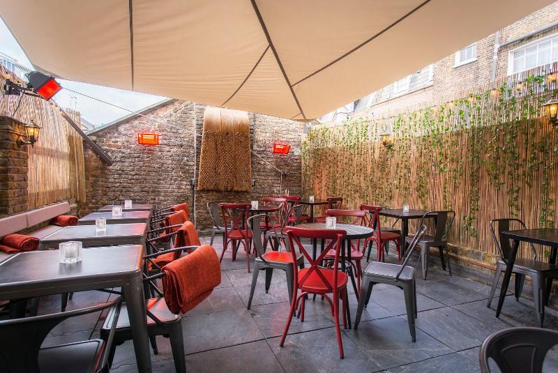 The Grafton Arms Pub & Rooms - Teras